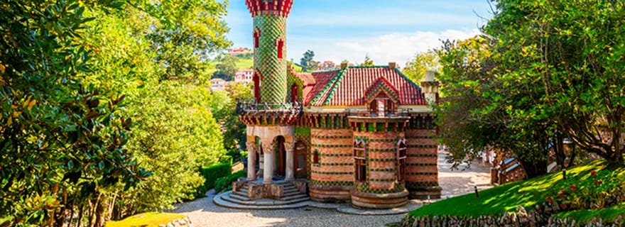 Capricho Gaudí avec entrée, Santillana del Mar et forêt de séquoias