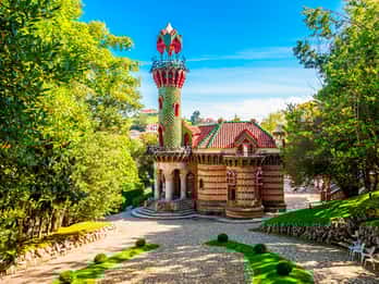 From Santander: Capricho Gaudí with entrance, Santillana and Redwood Forest.