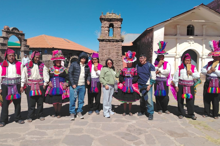 Get to know Lake Titicaca up close: 2 days and 1 night among islands and communities