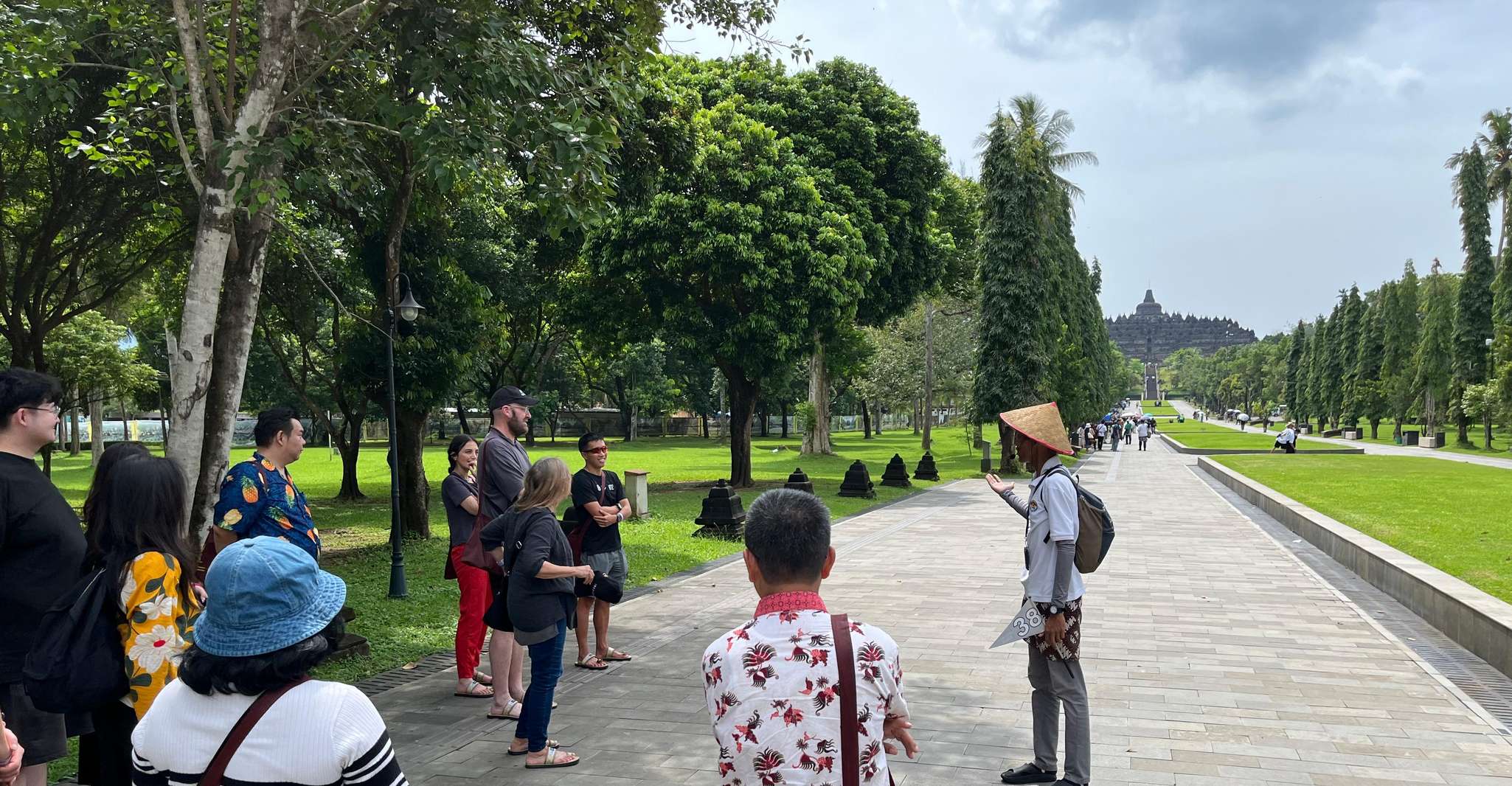 Yogyakarta: Borobudur Sunrise & Prambanan ClimbUp Guarantee photo 7