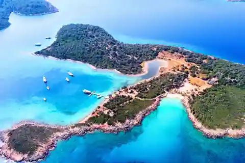 Marmaris Cleopatra Island Boat Tour with Lunch & Soft Drinks