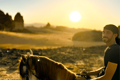 Al-Ula: escursioni a cavallo con guidaEquitazione ad Al Ula (Al Wahah Road)
