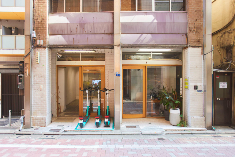 Ikebana Workshop in Tokyo : Japanese Flower Art Experience