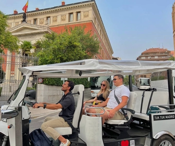 Madrid: Discover the City by Private Electric Tuk Tuk