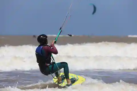Essaouira: 2-hour kitesurfing lesson (all levels)
