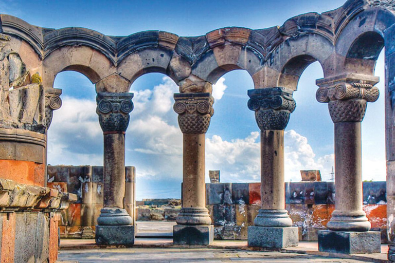 Desde Ereván: Catedral de Echmiadzin y templo de ZvartnotsTour privado con guía