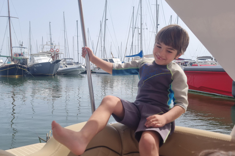 Cagliari: Båttur, 4 stopp, simning, snorkling och 1 spritzCagliari: båttur, 4 stopp, simning, snorkling och 1 spritz