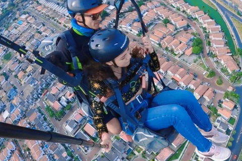 Quito: Tandem Paragliding Flight