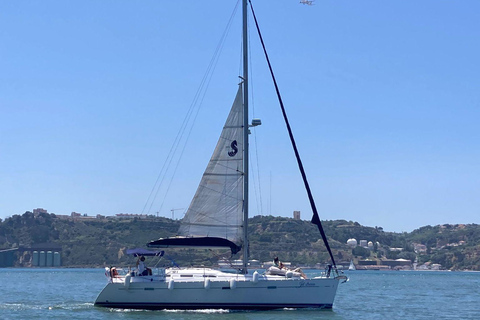 Lisbon 2-Hour Tagus River Sailing Cruise