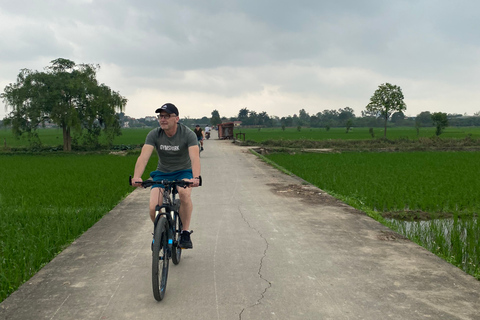 Pedalea por la Campiña Oculta de Hanói: Medio día en bicicleta