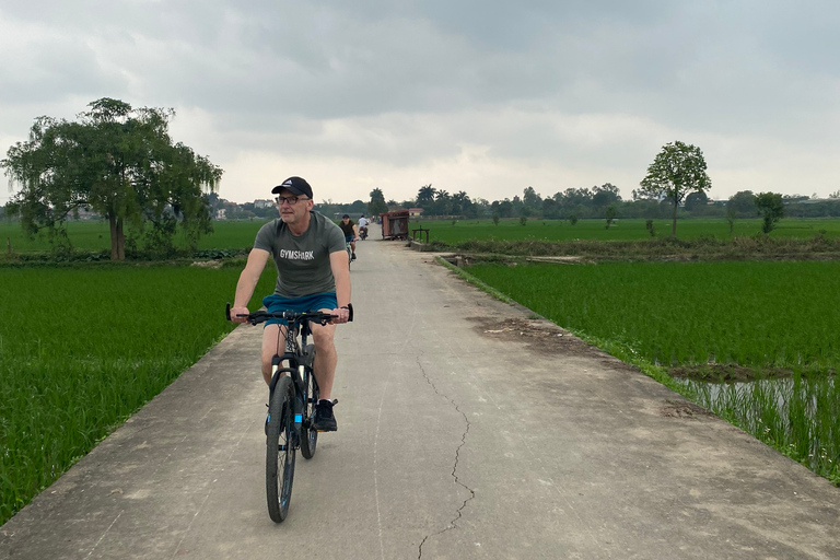 Pédalez à travers la campagne cachée de Hanoi : Une demi-journée à vélo