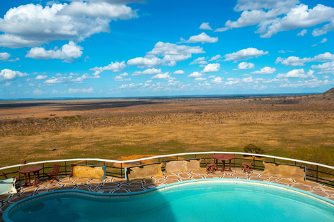 From Diani Beach or Mombasa: 2-Day Tsavo East Safari