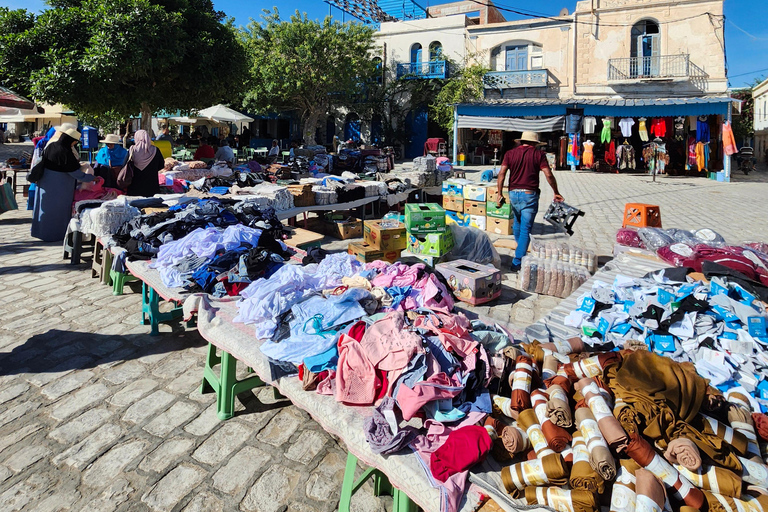 HoumetSouk: Tempo livre no mercado e chá de menta no famoso El FondoukHoumetSouk: Tempo Livre no Mercado e Chá de Hortelã no famoso El Fondouk