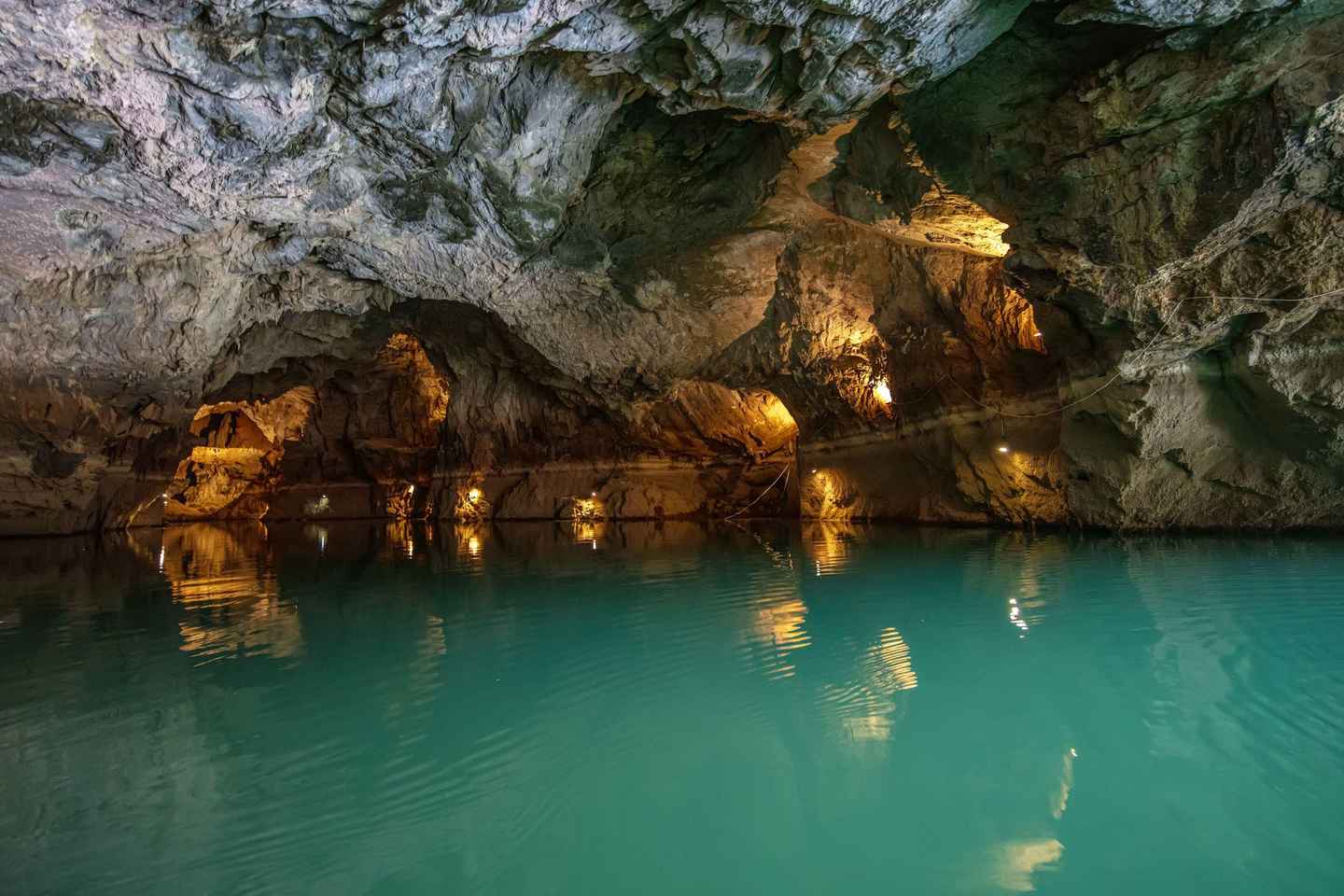 City of Side: Altinbesik Cave and Ormana Tour with Boat Ride