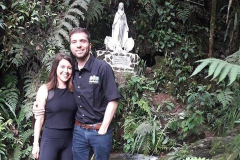 Medellín: tour privato sulla via della fuga di Pablo EscobarMedellín: tour privato sulla rotta di fuga di Pablo Escobar