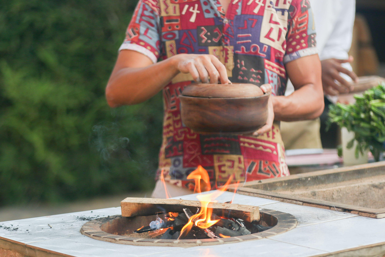 Kampala: Traditional Ugandan Cooking Class & Meal Chicken Luwombo Experience