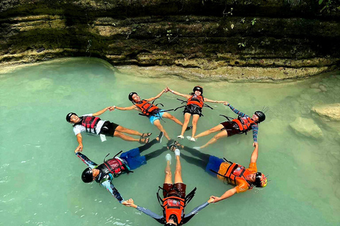 Cebu: simning med valhaj och klättring i Kawasan FallsCebu: simning med valhaj och kanjonvandring i Kawasan Falls