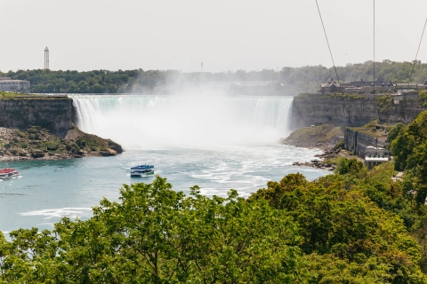 Toronto: premium dagtrip Niagarawatervallen +optie boottochtToronto: premium trip Niagarawatervallen, attractie & lunch