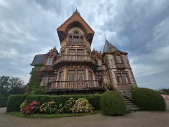 Visita privada a la Casa de los Duques de Almodóvar en Comillas