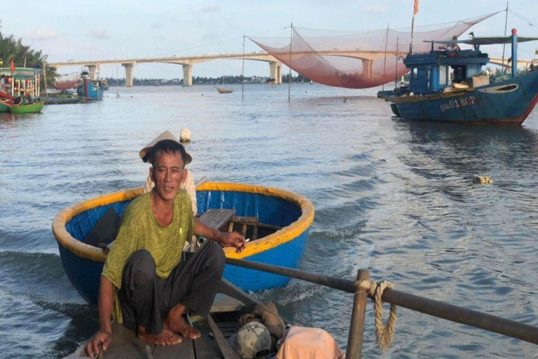 Hoi An: BBQ-fisketur i solnedgången med lokalbefolkningen med båttur