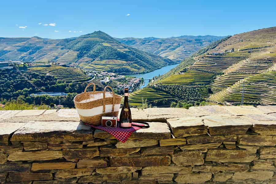 Porto: Douro-Tal Kleingruppentour | Boutique-Weingüter & Bootsfahrt. Foto: GetYourGuide Porto: Douro-Tal Kleingruppentour | Boutique-Weingüter & Bootsfahrt. Foto: GetYourGuide
