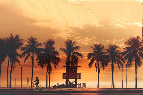 Tour Arpoador: Paseo por Copacabana y Puesta de Sol en el Arpoador