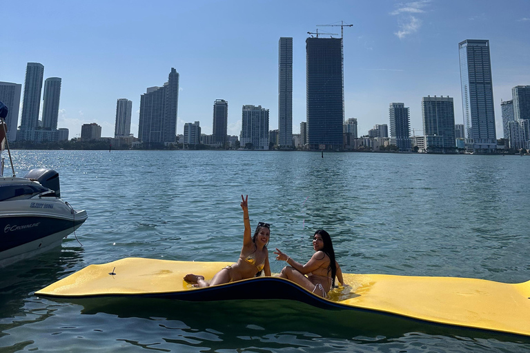 SEA MIAMI THE BEST!! 26' CROWNLINE "GLORY DAZE" + 1 HR FREE!