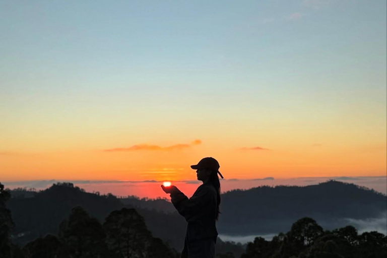 Esperienza in jeep o trekking all'alba sul Monte Batur + colazioneMonte Batur: escursione all'alba con colazione (punto d'incontro)