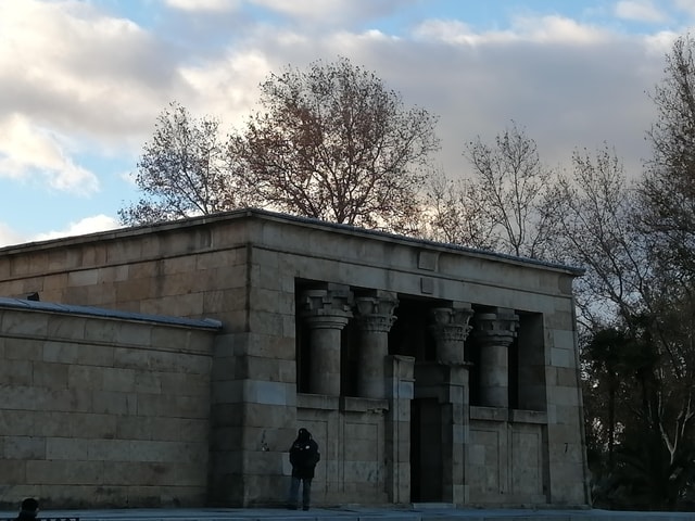 Guided visit to the Egyptian temple of Debod + Madrid de los Austrias tour