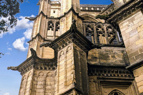 Orléans: Cidade Velha, Catedral e Caminhada Autoguiada de Joana D&#039;ArcOrléans: centro histórico, catedral e caminhada autoguiada de Joana d&#039;Arc