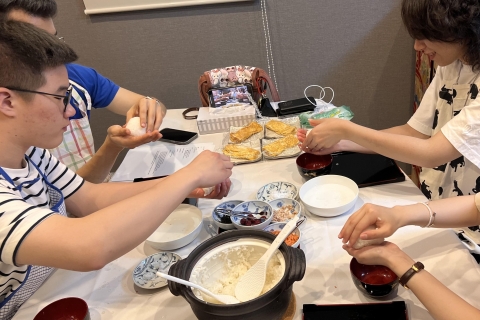 Expérience du kimono et leçon de cuisine japonaise à OsakaCours de kimono et de cuisine japonaise à Osaka
