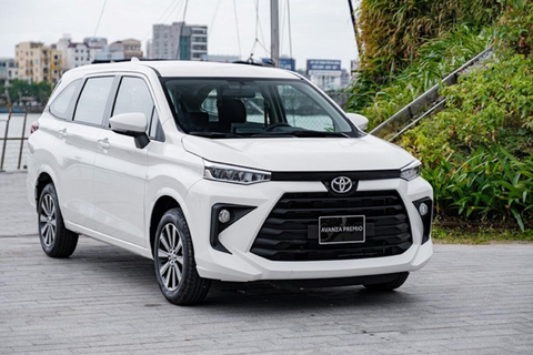 Hanoi: Transfer to/from Sapa by Luxury Private Car Round-trip private car between Hanoi and Sapa