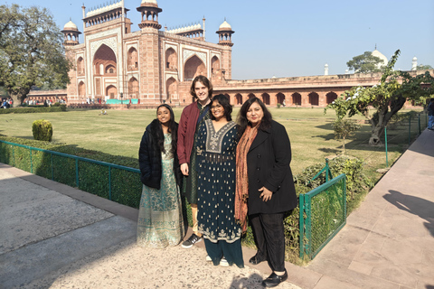 Taj Mahal Sunrise Skip-the-Line Express Entry Ticket & Guide Agra: Taj Mahal Tour with Private Guide Only