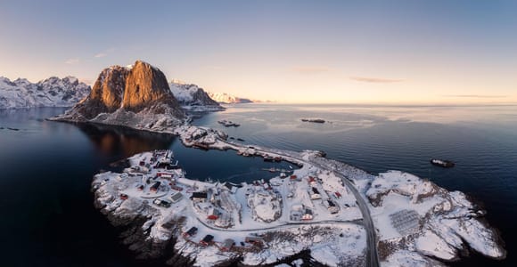 Lofoten, Reine Fjord Winter Kayak 3h guided tour