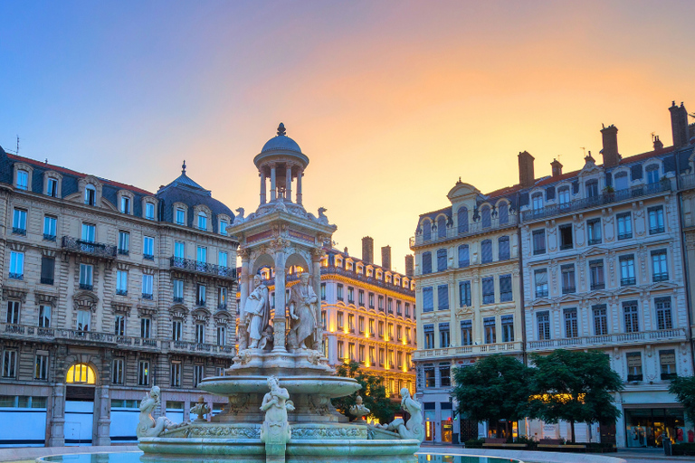 Lyon: Private Guided Tour on Your Mobile Lyon: Silk Code and Secret Traboules with Kit and Live Guide