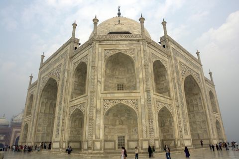 Book Official Tour Guide for Taj mahal & Agra Fort.