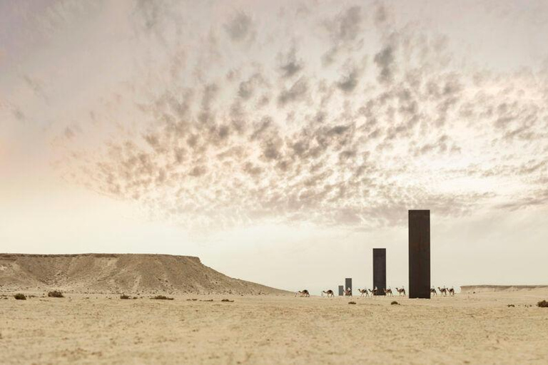 Doha: Västra Qatar Richard Serra Sculpture, Mushroom Rock Tour