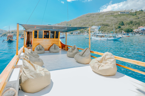 Labuan Bajo: 3-Day Komodo Sailing & Overland Tour, 12 Stops Standard Boat | 3-Day Komodo Sailing | 9 Stops | No Overland