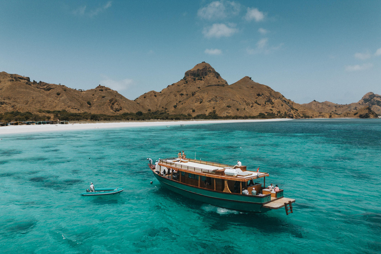 Day Trip To Komodo By Luxury Boat, Sunset & Flying Foxes