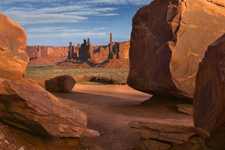 Monument Valley: Mystery Valley Historical Ruins Tour