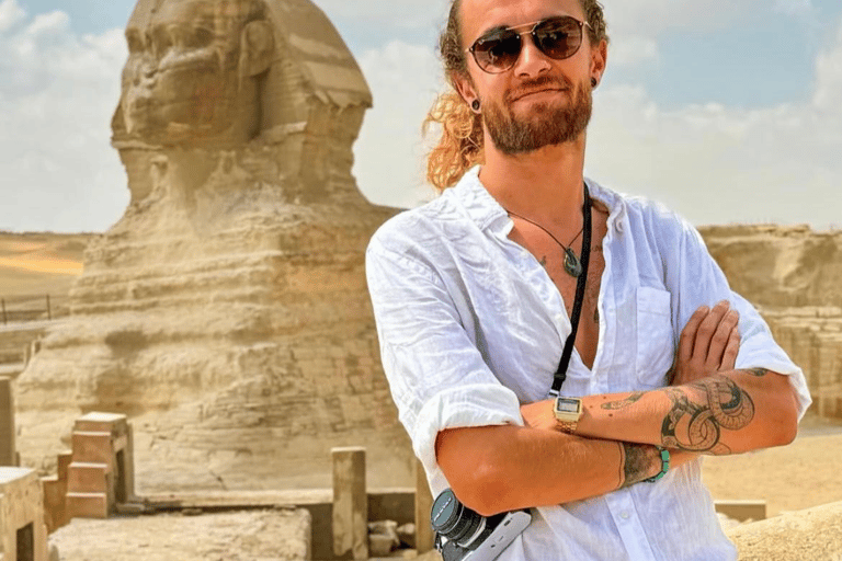 Pyramides, Sakkara et Memphis - Visite privée avec déjeunerVisite privée avec guide, transfert et déjeuner, à l&#039;exclusion des droits d&#039;entrée.