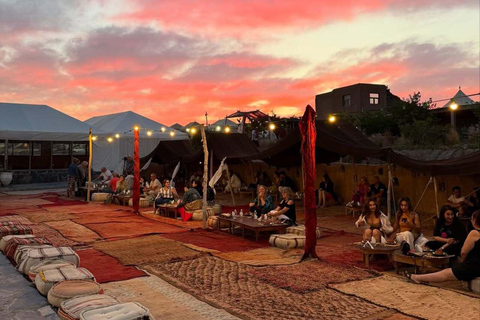 阿加菲沙漠之旅：日落晚餐、泳池与四轮越野车/骆驼骑行骑四轮摩托车在阿加菲沙漠享用晚餐