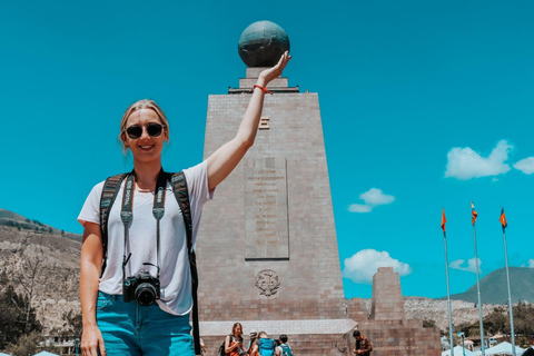 Quito Full-Day: Teleférico, Old Town & Middle of the World