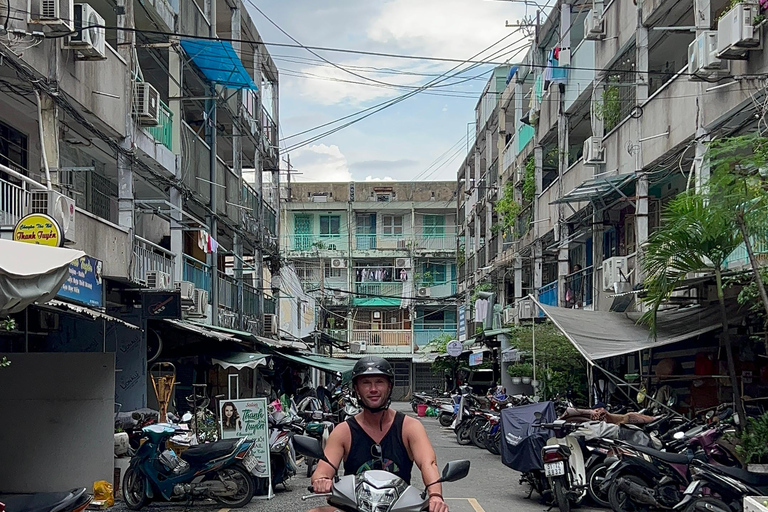 Tour por los lugares más destacados y las joyas ocultas de la ciudad de Ho Chi MinhExcursión en moto