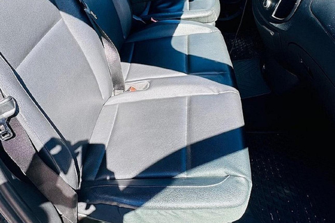 Rovaniemi: Private Airport Transfer with Meet & Greet