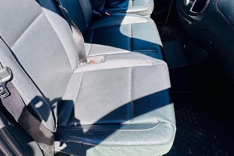 Rovaniemi: Private Airport Transfer with Meet & Greet