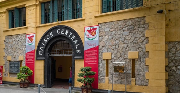 Hanoi: Women&#39;s Museum and Hoa Lo Prison Walking Tour