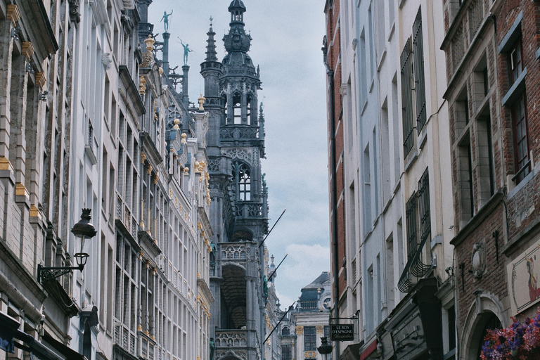 Brussels: Private Walking Tour with a Local Brussels: 2 Hour Private Walking Tour with a Local