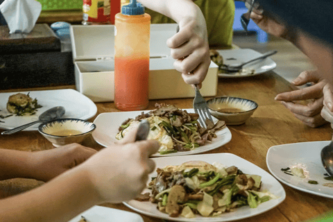 Siem Reap: Countryside Bike Tour & Evening Foodie Full-Day Haft Day: Evening Food Tour