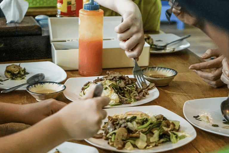 Siem Reap: Countryside Bike Tour & Evening Foodie Full-Day Haft Day: Evening Food Tour